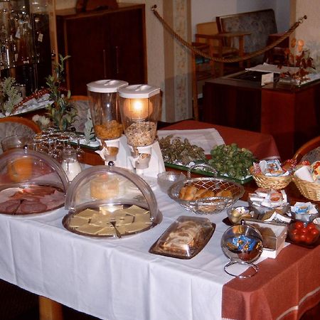 Hotel Pizzeria Venezia Sohren Zewnętrze zdjęcie