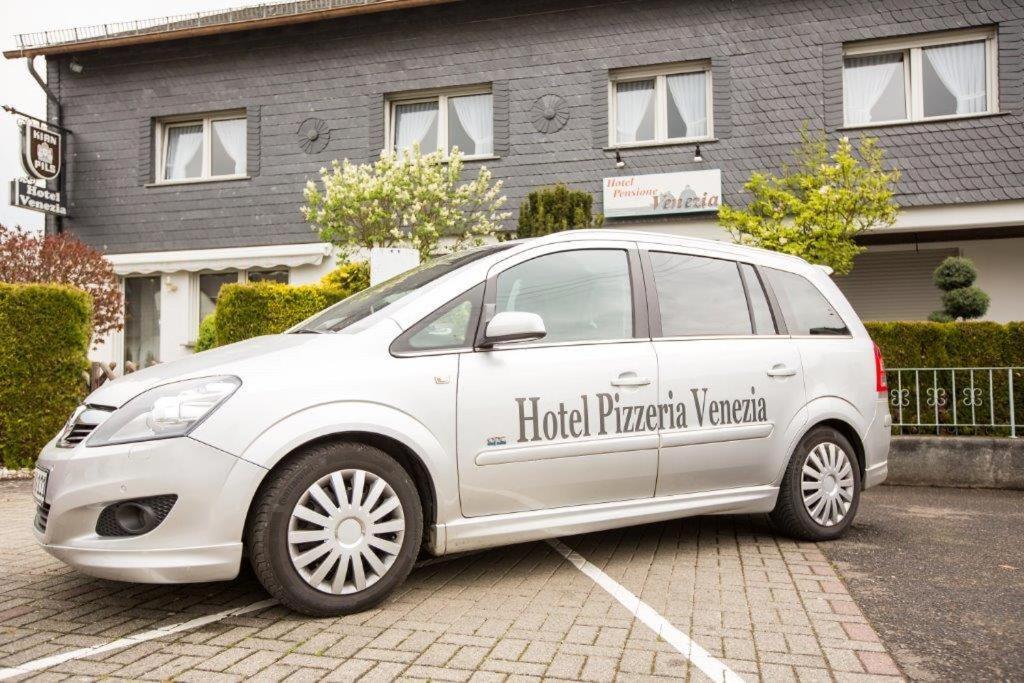 Hotel Pizzeria Venezia Sohren Zewnętrze zdjęcie