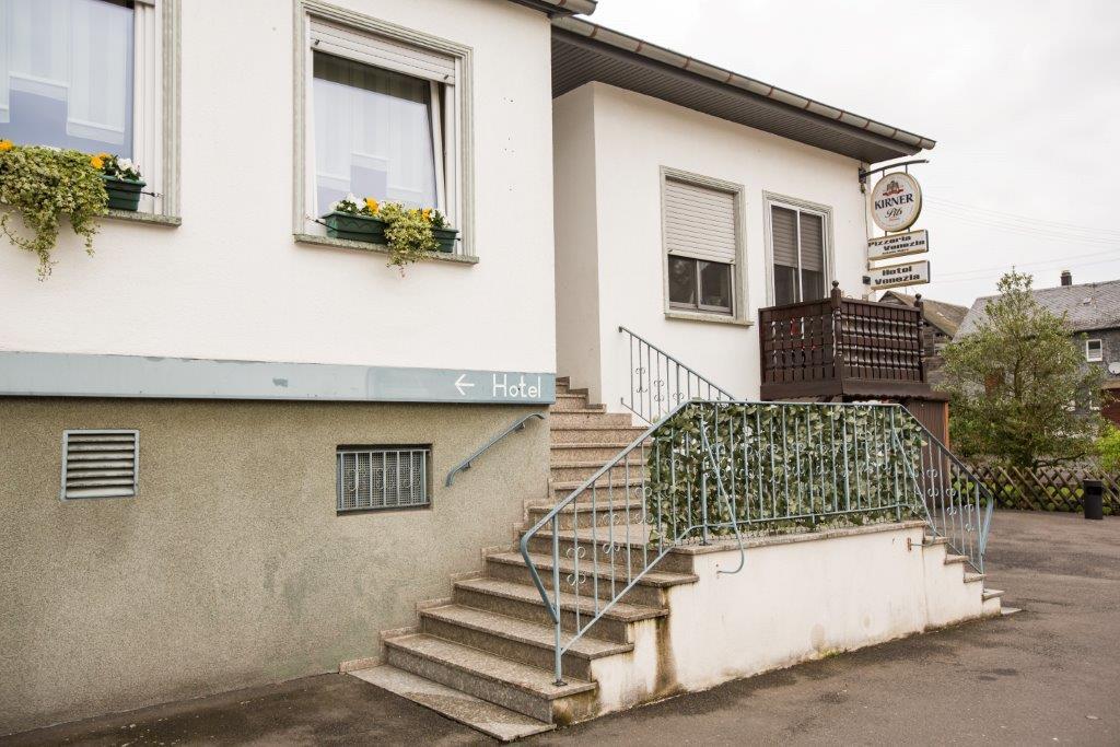 Hotel Pizzeria Venezia Sohren Zewnętrze zdjęcie